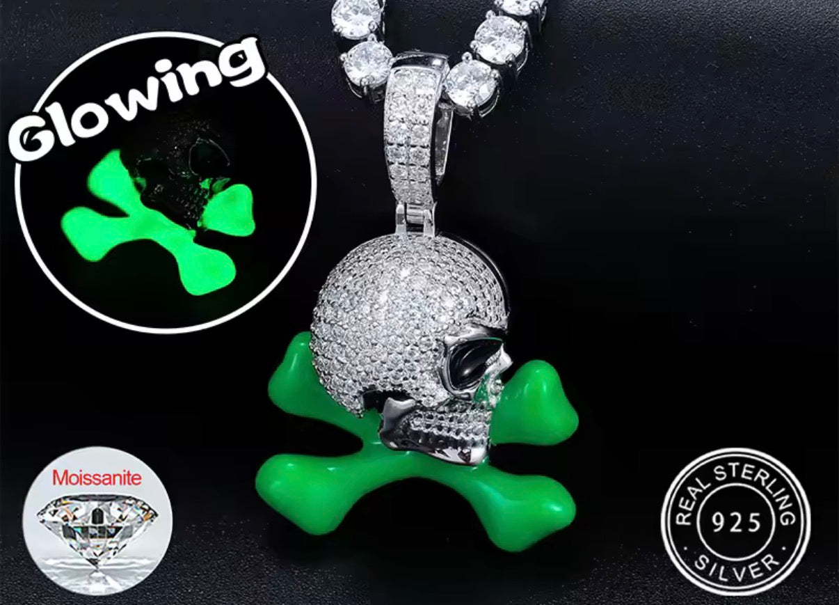 S925 D VVS Moissanite  Skull Necklace Pendant Glows in Dark.
