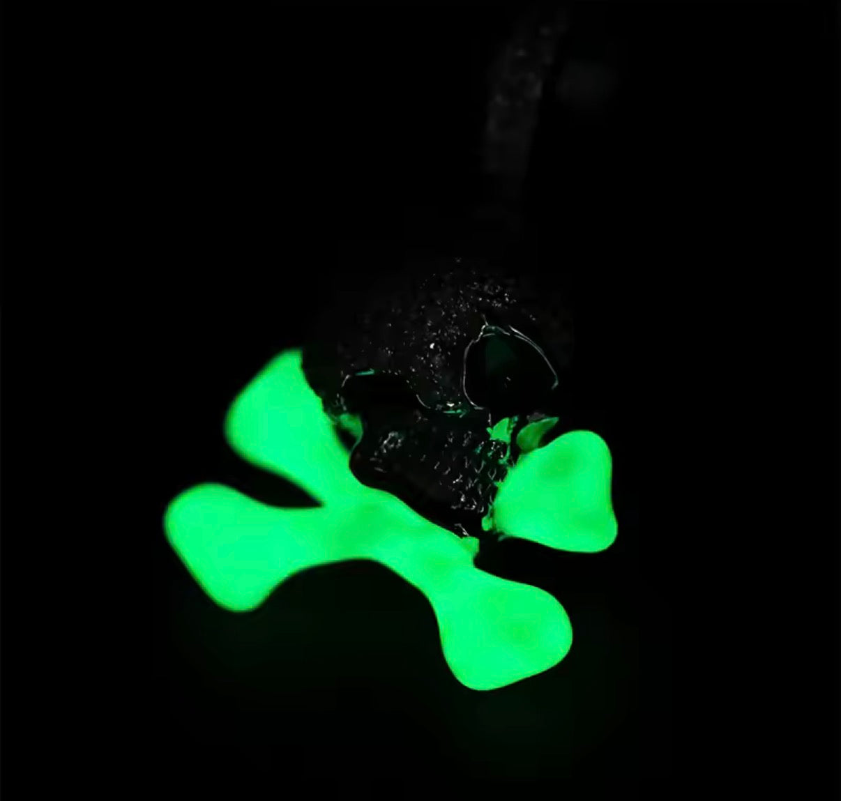 S925 D VVS Moissanite  Skull Necklace Pendant Glows in Dark.