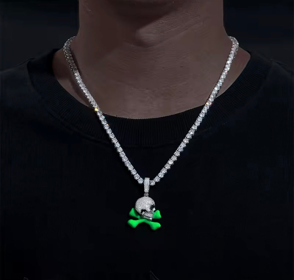 S925 D VVS Moissanite  Skull Necklace Pendant Glows in Dark.